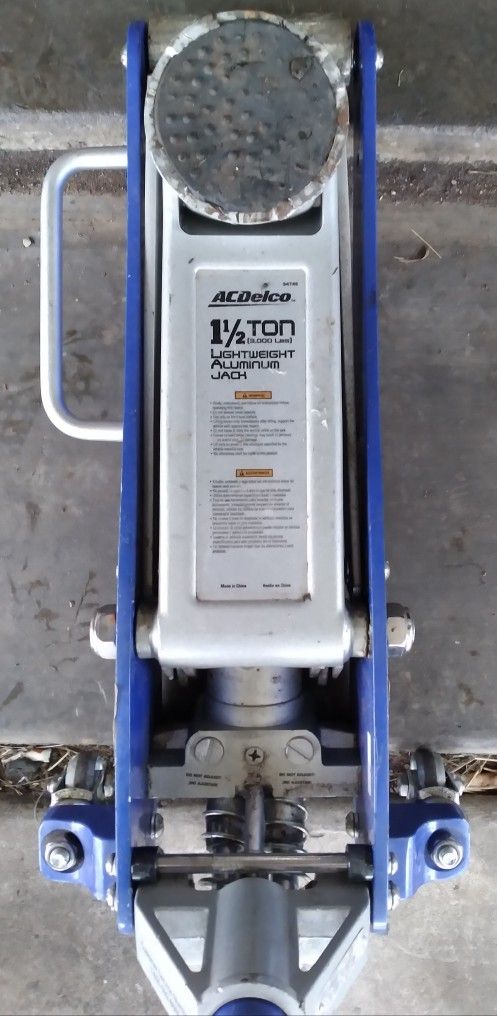 AC Delco 1 1/2 Ton Aluminum Lightweight Floor Jack