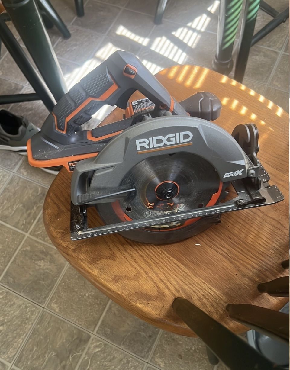 RIGID Cordless Circular saw