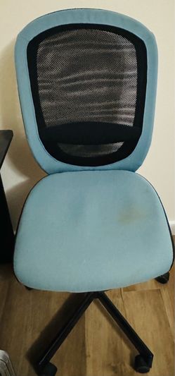 Moving Sale – Everything Must Go! Pickup at UTHealth University Housing  Selling a few household items, all in good condition and priced to sell!  🪑 