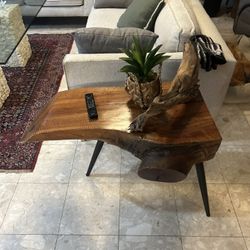 Beautiful Mahogany  End Table 