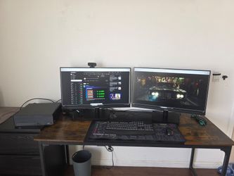 Moving back to Florida.  Selling my entire  computer set-up .  Plug and play