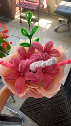 Pipe cleaner bouquet (have to b gone asap)