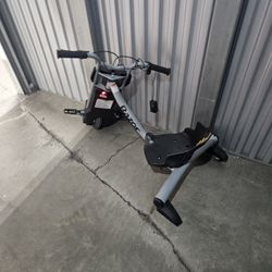 Scooter Good As New. Less Then 200 Resdy To Go Storage They Is New And Not Pick Up And Out Of Box   