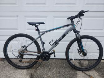 GT Agressor Pro 27.5 Hardtail Mountain Bike Size Large
