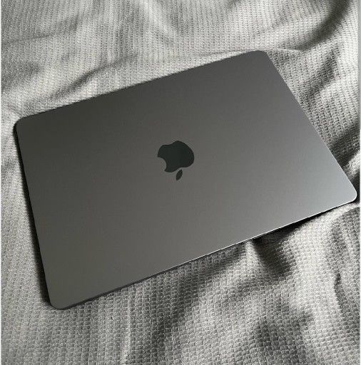 MacBook M2