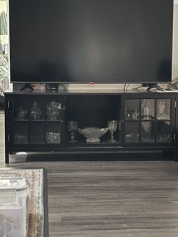 60 Inch Tv Table Good Condishon Pick Up Raseda And Vanowen 