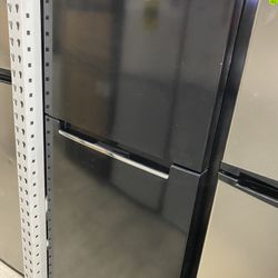 Top Freezer Fridge 24”