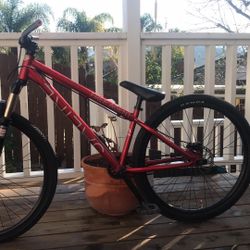 Free agent dirt jumper