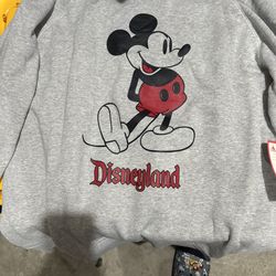 New Disney Men’s classic Mickey Disneyland crew neck