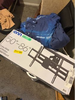 Tv mount and mounting.