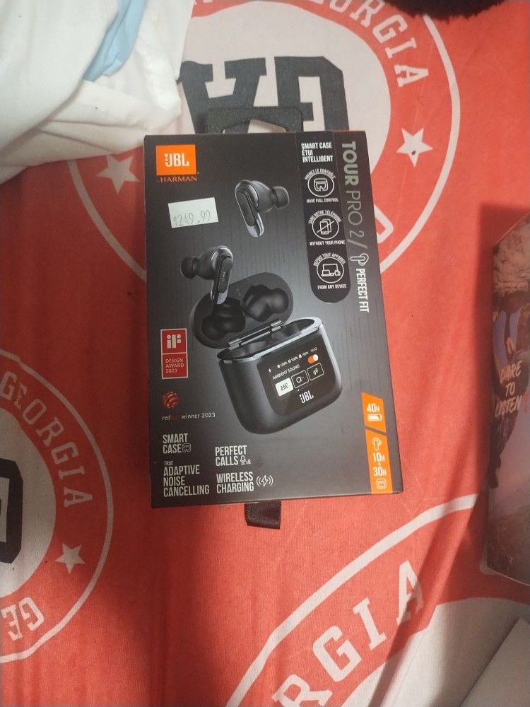 JBL Tour Pro 2