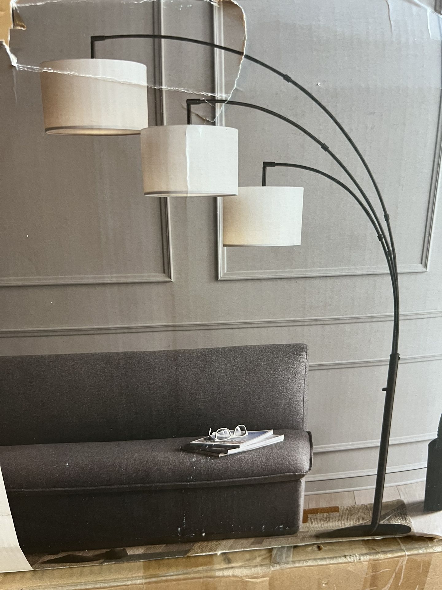 FLOOR LAMP