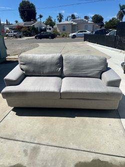 Free delivery gray couch