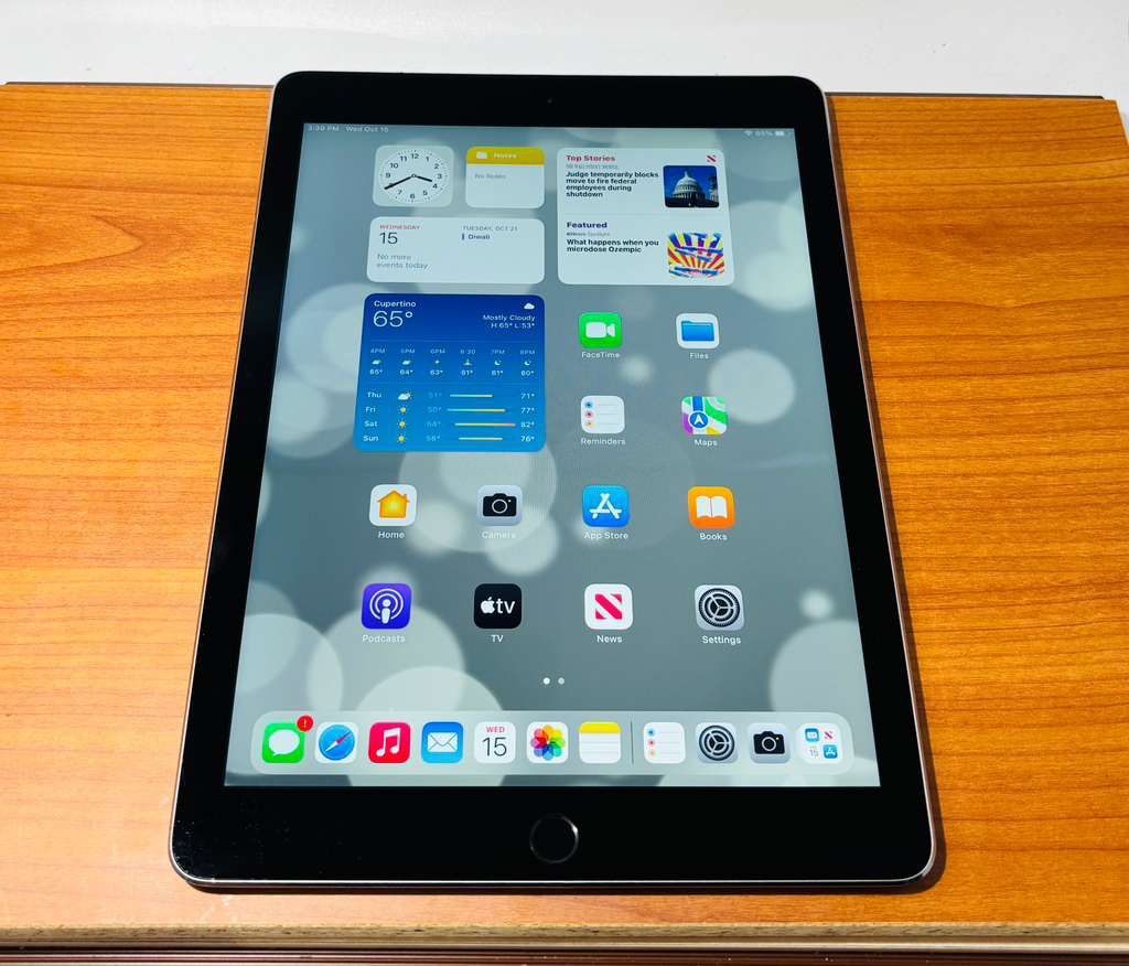 Apple iPad Air 2 16GB 9.7” Display iOS 15 Fully Functional