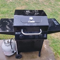 Propane BBQ Grille + 2 Propane Tanks 