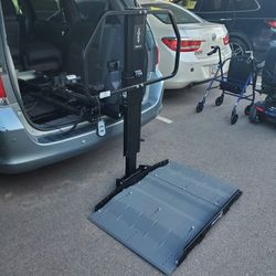 Mobility Honda Mini Van with Scooter Lift