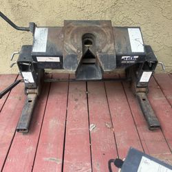 Reese 5th Wheel Hitch