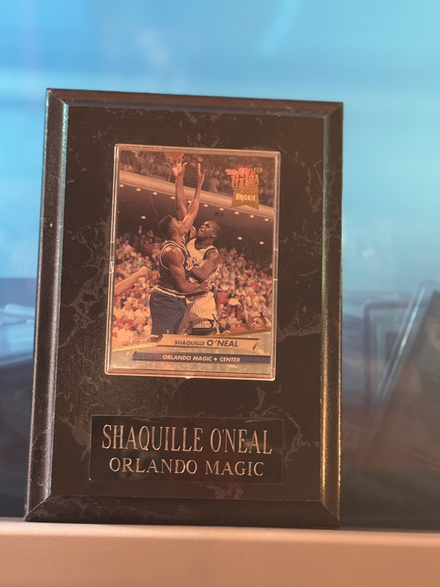 1992-93 Fleer Ultra Shaquille O'Neal Rookie RC #328 Magic HOF in Plaque.
