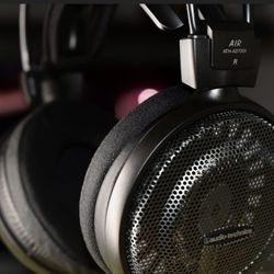 Audio Technica ATH-AD700x Pro Studio Headphones *NEW IN BOX $75*