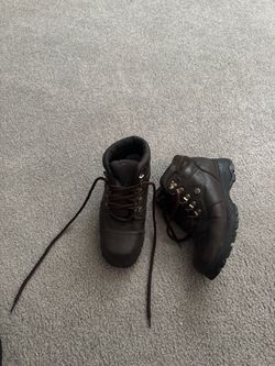 Pacific Trail women’s hikers