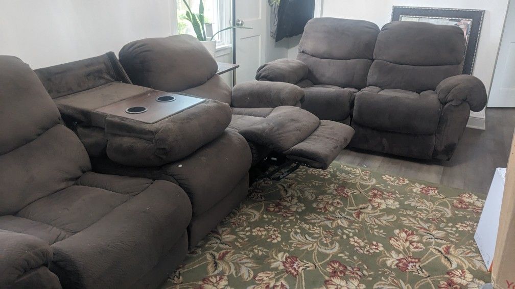 Free Matching Recliner Sofa And Loveseat