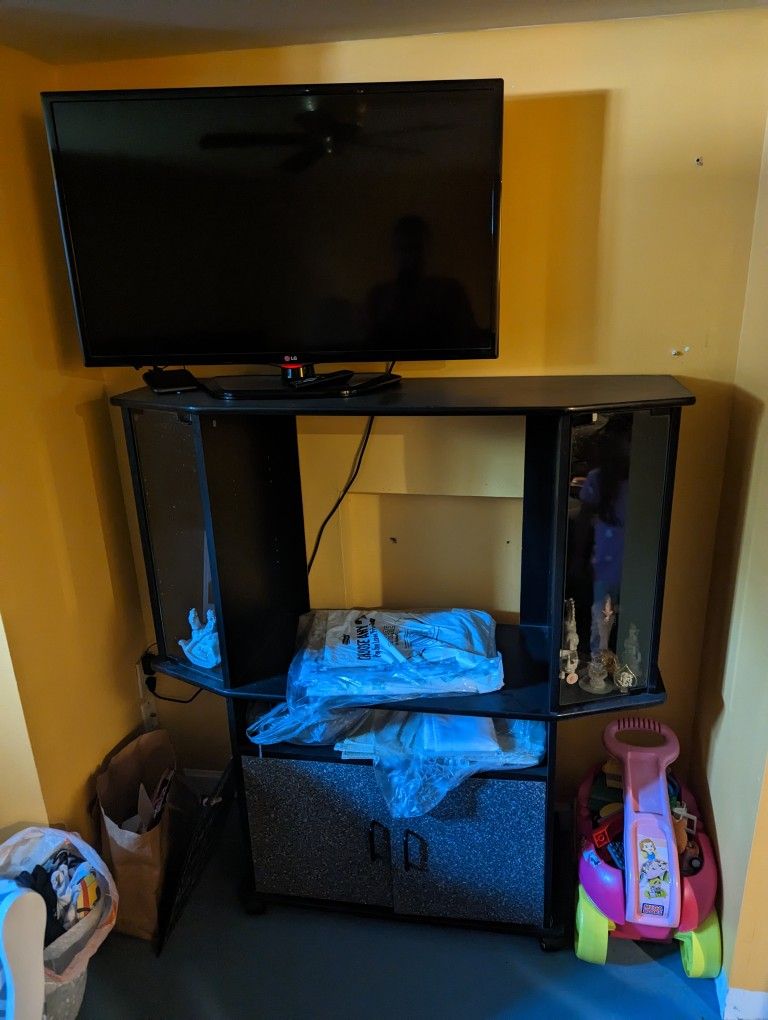 TV stand and lg HDTV lcd