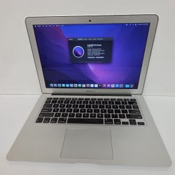Macbook Air  2015 for sale 

Processor IntelCore  i5 
Memory Ram 8 GB 
Hard Drive 256GB SSD 
Virtual Dj included