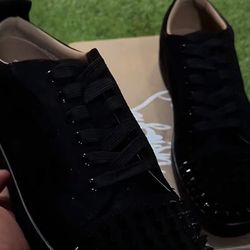 Red Bottoms (no meetups) zelle and venmo shipping only