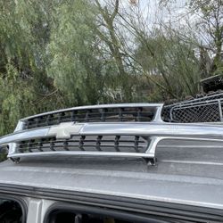 Chevrolet Suburban Grille 