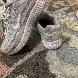 Nike Shoe Woman’s Size 8 