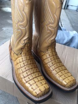 Botas de caimán . $180 size 9 US rodeo style