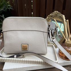 Dooney & Bourke Elegant Crossbody Bag