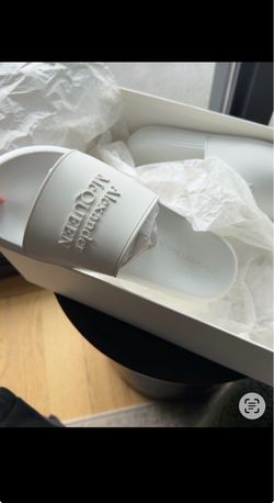 Alexander McQueen White Logo Slides EU 39 New With Box & Dust Bag
