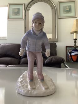 Vintage The Leonardo Collection Sport Skier Retired Porcelain Annie Row England