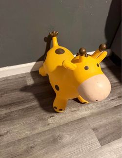 giraffe bouncy