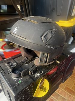Oakley Helmet 