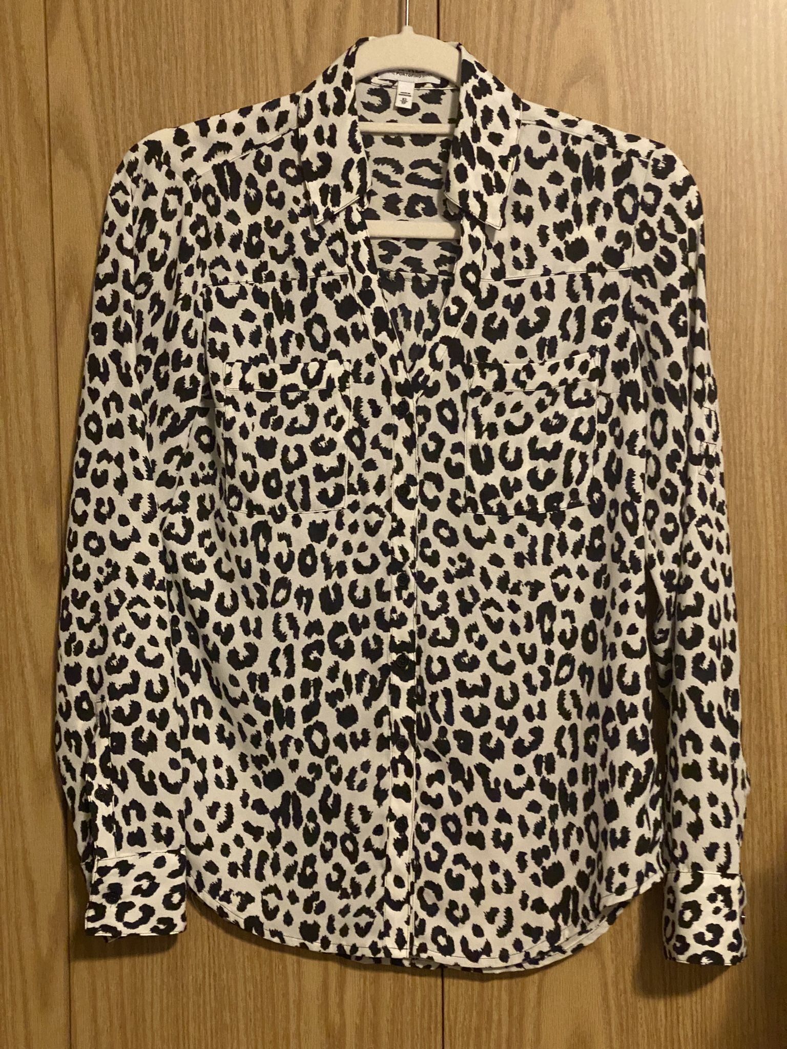 Express Portofino Shirt XS | Leopard Animal Print | Button Down Blouse
