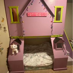 Custom Castle Bunk Bed With Mattresses