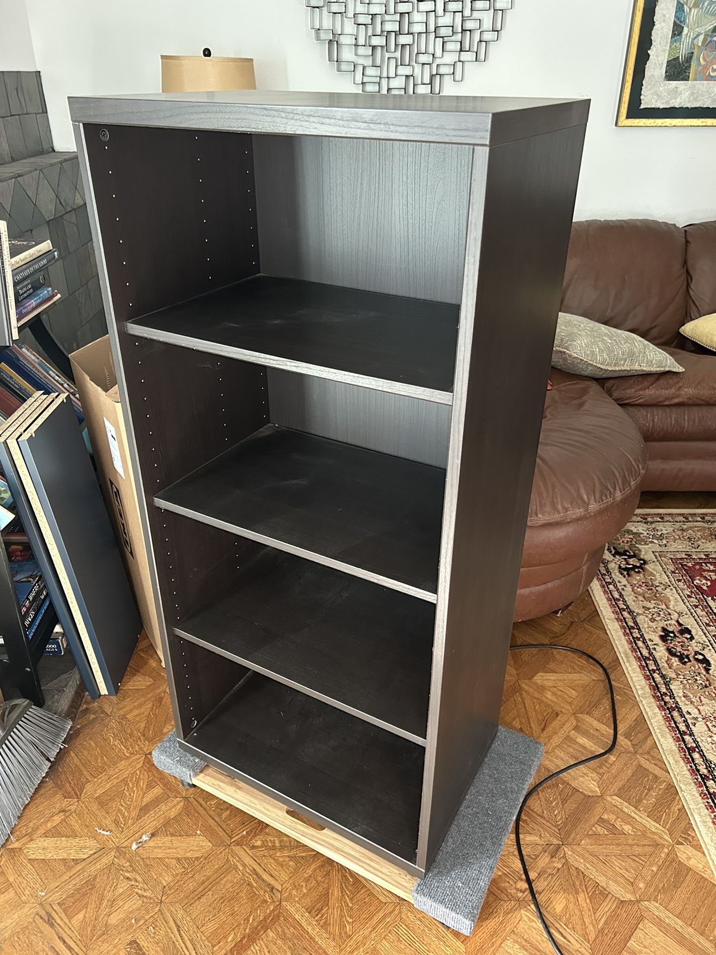 Like-new Ikea bookshelf 