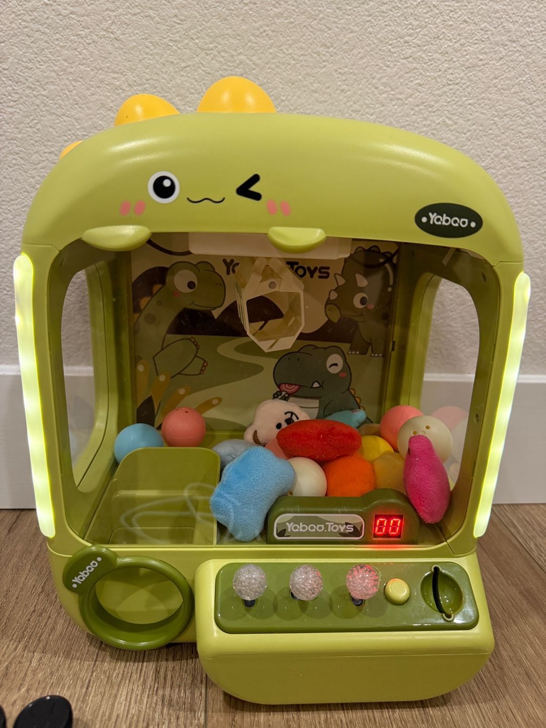Mini claw machine for kids