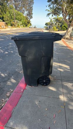 Recycling / Trash bin
