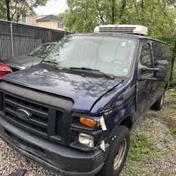 2011 Ford E-350