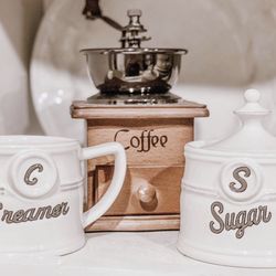 signature housewares Inc. Sugar creamer set