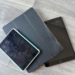 3 iPads 