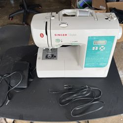 Singer Stylist 7258 Sewing Machine