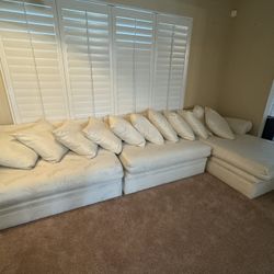 White 4 Piece Sectional Couch w Chez