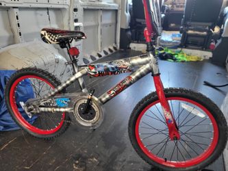 Hot Wheels 18 Inch Boys BMX Bike🆓️