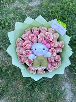 Hello kitty rose bouquet