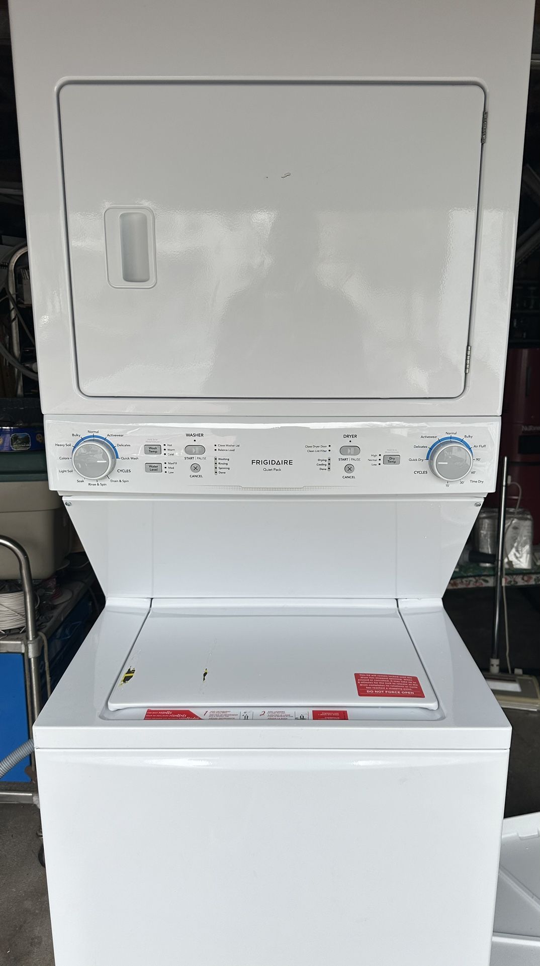 White Electric Washer/Dryer Laundry Center