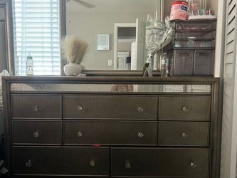 Bedroom set